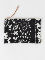 <フラットポーチL>サンペイズリーバンダナ