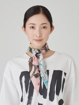 DIAMOND SCARF / NEWSPAPER