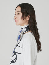 <ダイヤ型スカーフ>ペイントフラワー