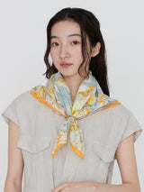 <コットンスカーフ65>コラージュジャングルフルーツ