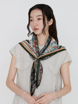 LACE TRIANGULAR SCARF LARGE / SPRING SPRING