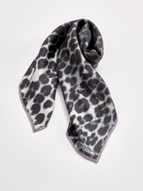 <シルクスカーフ65> レオパードベグ