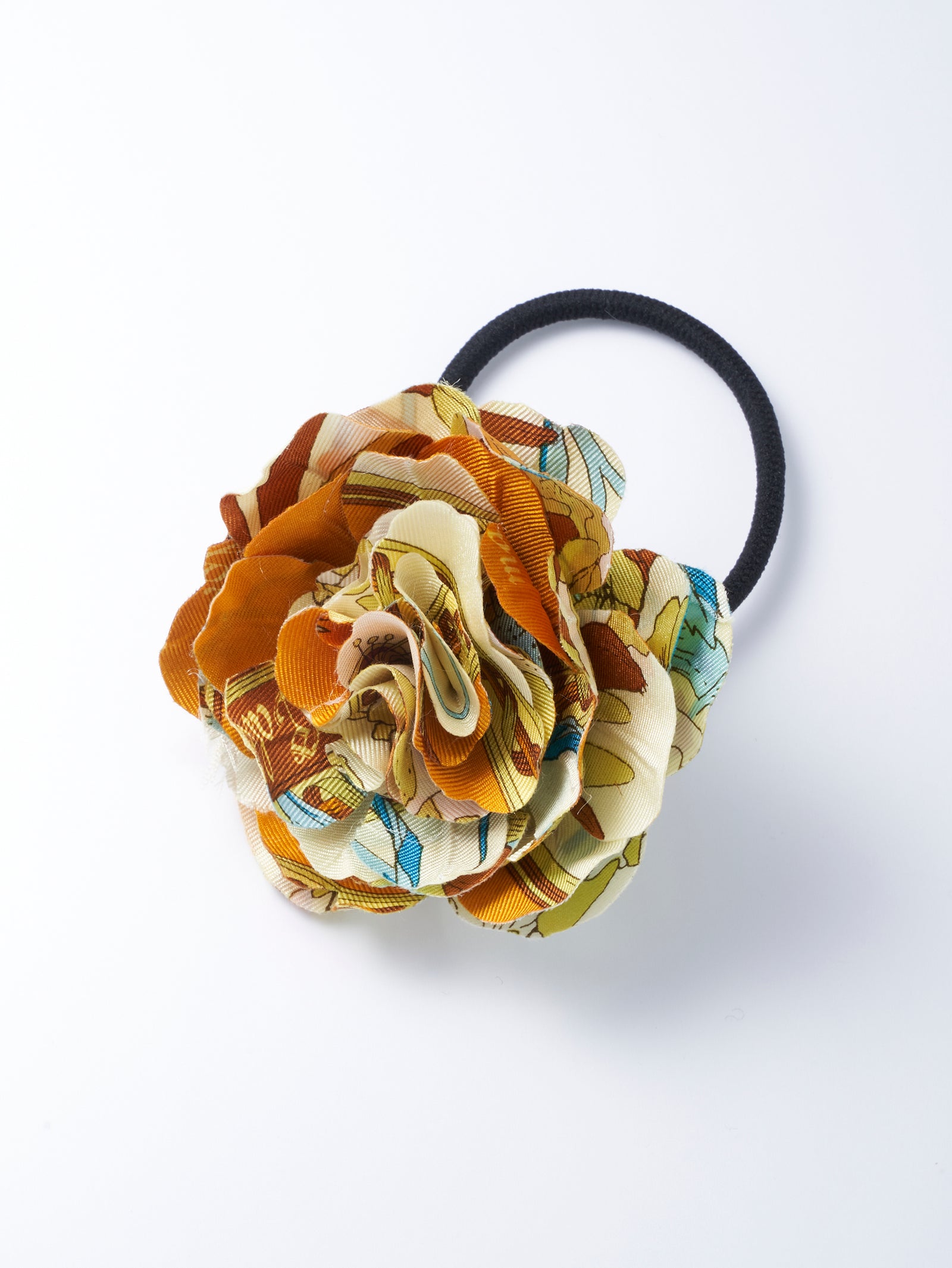 本物薔薇のツボミフラワーの手染めビーズのヘアゴム