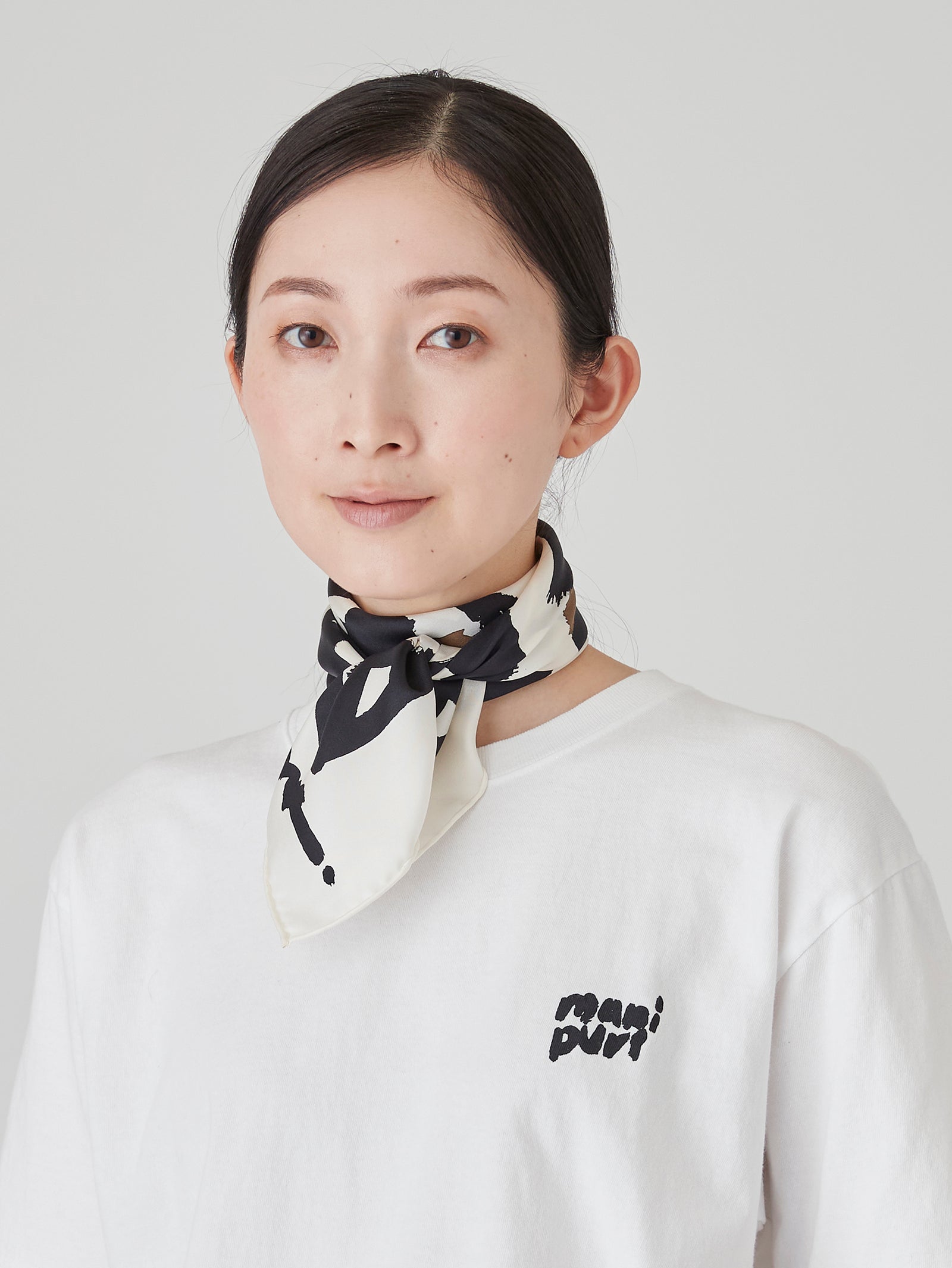 シルクスカーフ65＞ビッグレオパード – manipuri