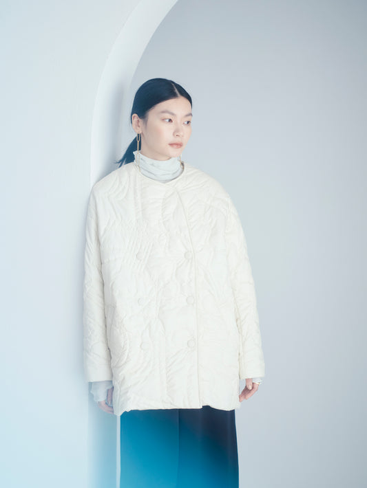 &lt;Quilted W Cocoon Coat&gt; Abstract