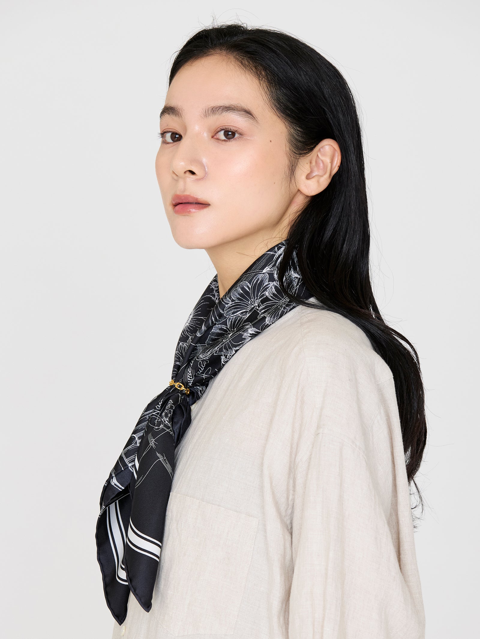 シルクスカーフ65＞ガラスドームフラワー – manipuri