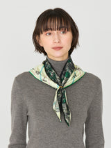 LACE TRIANGULAR SCARF MINI / COLLAGE BOTANICAL FLOWER