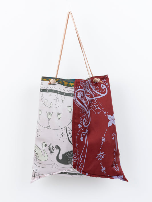 REVERSIBLE PRINT TOTE BAG L / TENT WINTER SWAN