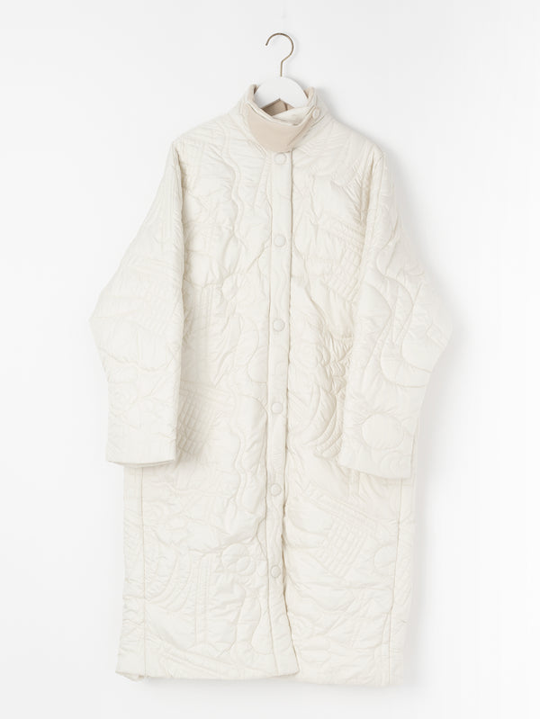 &lt;Quilted W Cocoon Coat&gt; Abstract