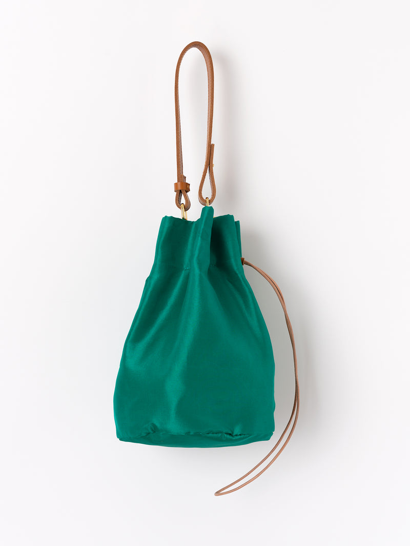 PLAIN SILK BUCKET BAG / GREEN