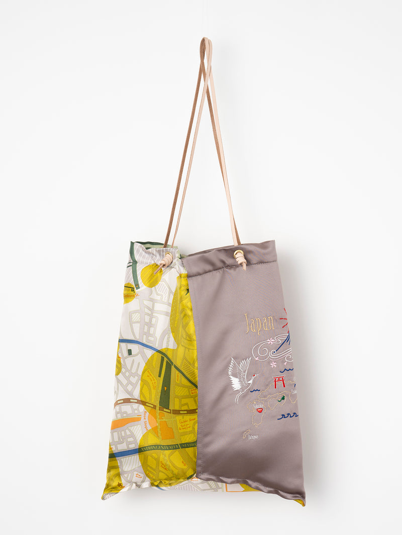 EMBROIDERED PRINT TOTE BAG L / COLLAGE SOMEWHERE