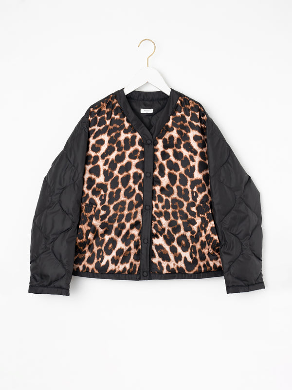 ＜クルーネックジャケット＞リバーシブル　レオパードベグ