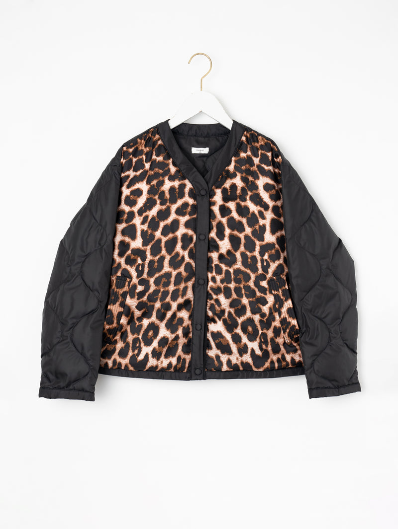 ＜クルーネックジャケット＞リバーシブル　レオパードベグ