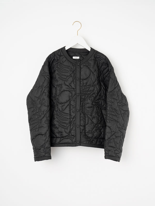 &lt;Quilted crew neck jacket&gt; Reversible Mountain
