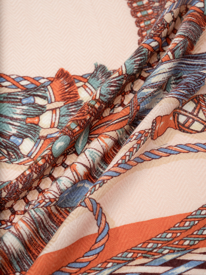 &lt;Wool Silk Stole Herringbone Weave 120&gt; Vivace Tassel