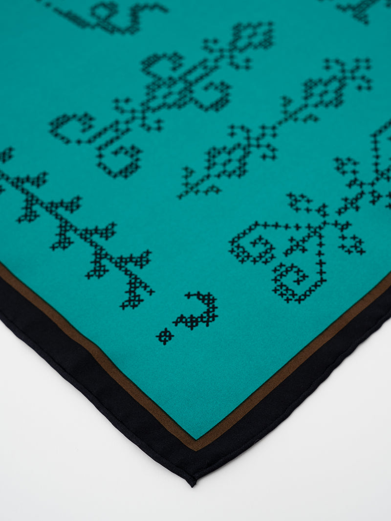 ＜シルクスカーフ65＞クロスステッチバンダナ