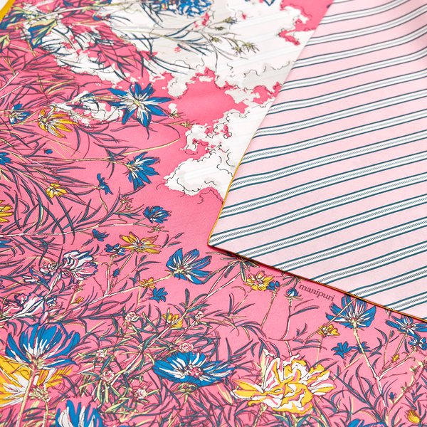 manipuri 花柄シルクスカーフ 65cm新品 シルクスカーフ65＞ オーナメント花柄 – manipuri