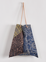 &lt;Print Tote Bag L&gt; Kaleido Bandana &amp; Material Image