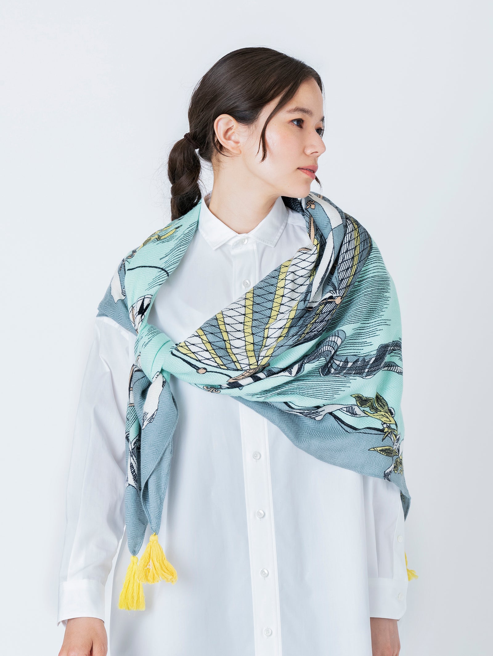 ウールシルクストールヘリンボーン織タッセル付き120＞バルーン